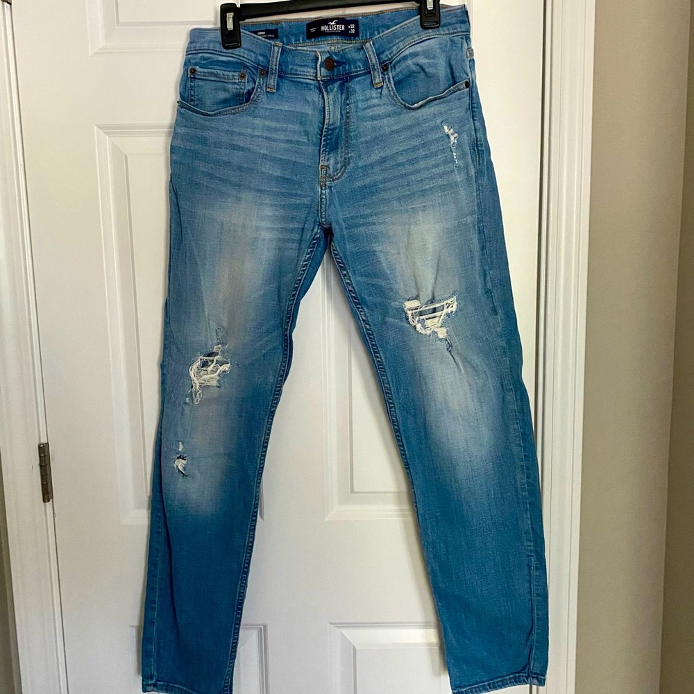 Men’s Hollister distressed jeans